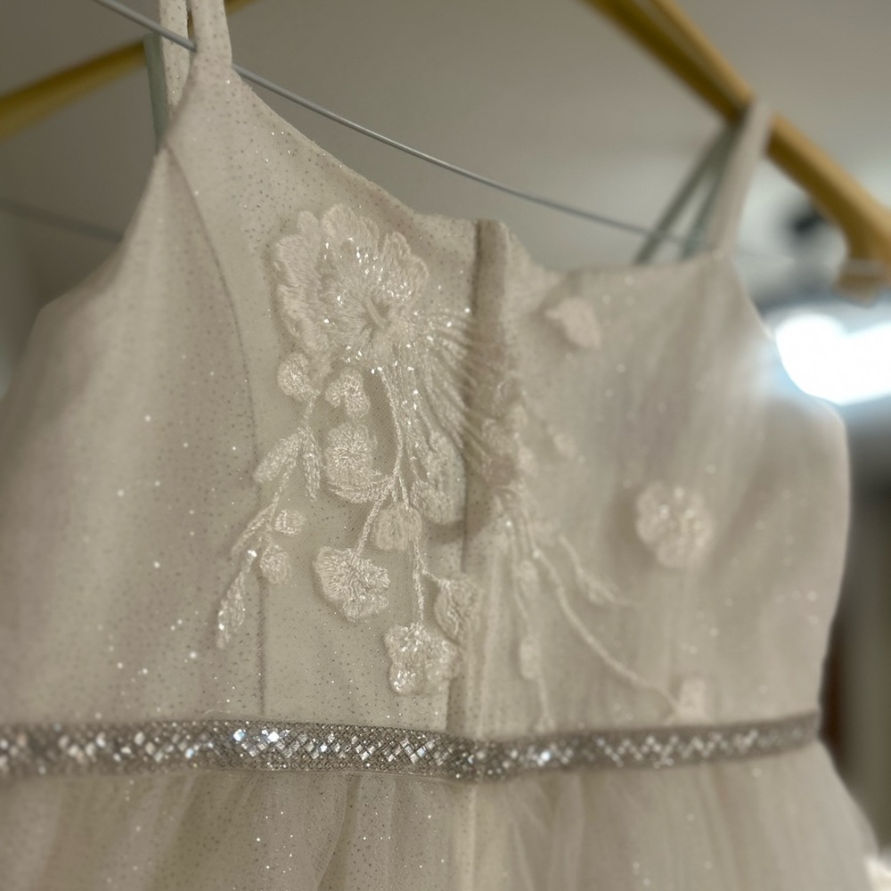 Davids Bridal exclusive Flower Girl Dress- size 4 and size 8 - Picture 9 of 10